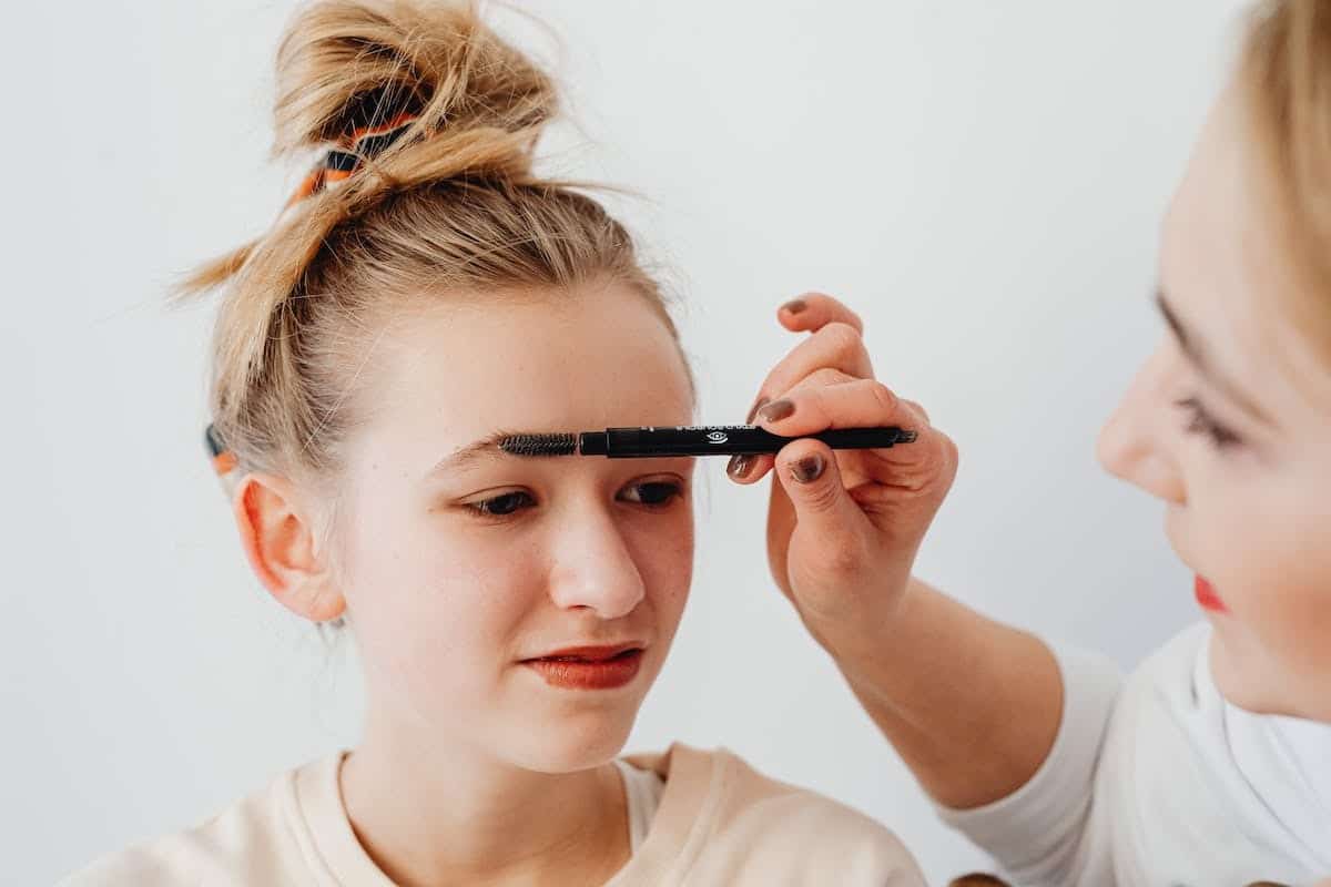 sourcils  maquillage