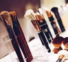 Conseils incontournables pour faire tenir son maquillage toute la soirée