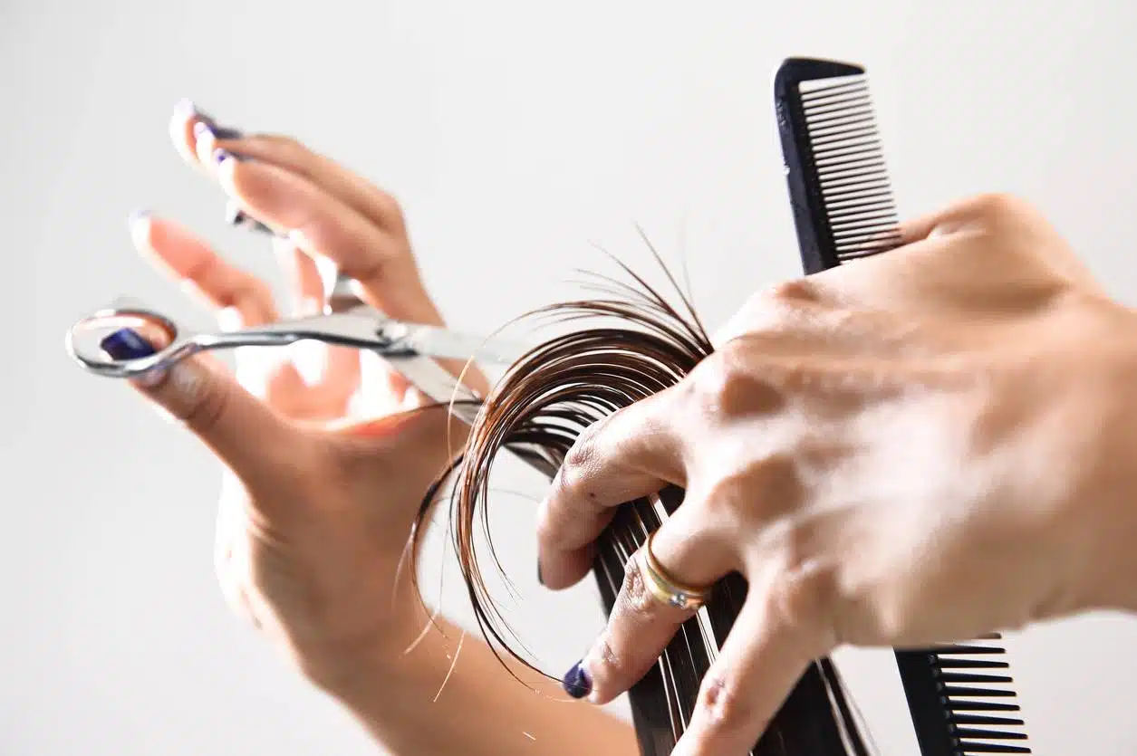 coiffeur homme et femme dans la ville d’Arles